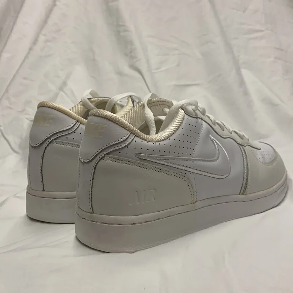 Nike White and Gray Sneakers - Picture 4 of 11